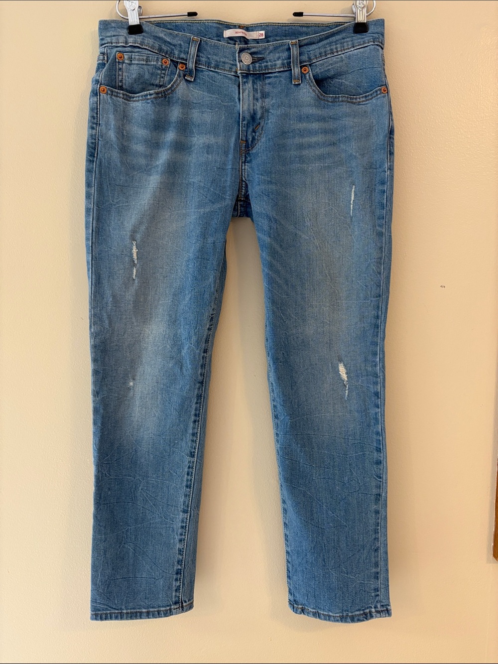 Levi’s Women’s Boyfriend Jeans Size 28 Light Wash Factory Distressed Cropped